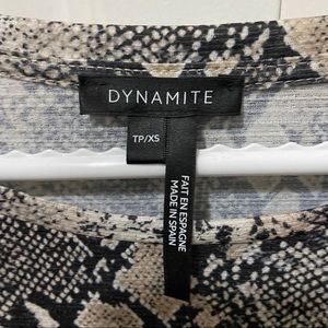 DYNAMITE snake print crop top